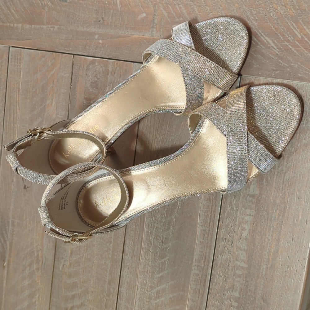 Kelly and Katie Gold Fabric Sandals 9.5
